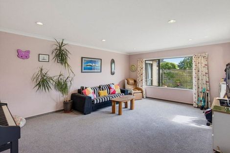Photo of property in 166 Milne Drive, Paraparaumu, 5032