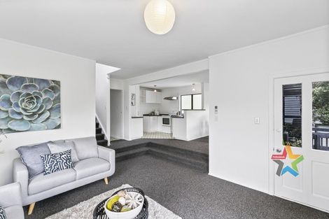 Photo of property in 113 Houghton Bay Road, Houghton Bay, Wellington, 6023