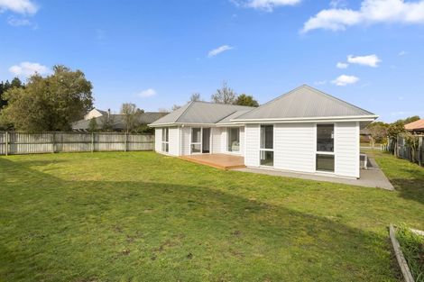 Photo of property in 33 Forest Drive, Parklands, Christchurch, 8083