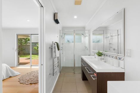 Photo of property in 21 Westpark Drive, Burnside, Christchurch, 8053