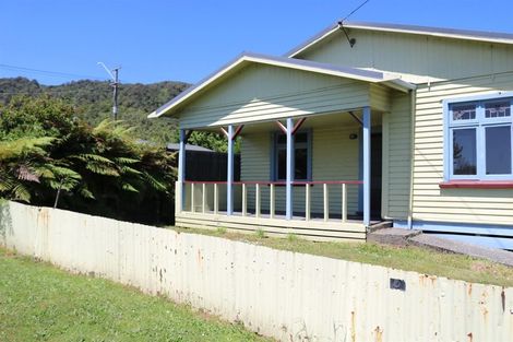 Photo of property in 19 Newcastle Street, Cobden, Greymouth, 7802