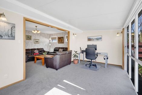 Photo of property in 12 Miro Street, Merrilands, New Plymouth, 4312
