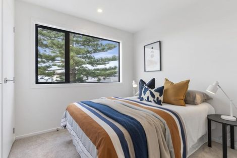 Photo of property in 27b Dawnhaven Drive, Te Atatu Peninsula, Auckland, 0610