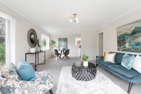 Photo of property in 2/24 Highland Park Drive, Highland Park, Auckland, 2010