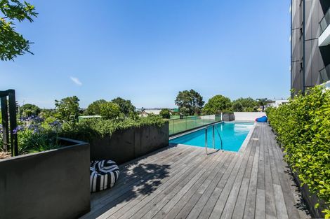 Photo of property in Frank Sargeson Apts, 204/80 Anzac Street, Takapuna, Auckland, 0622