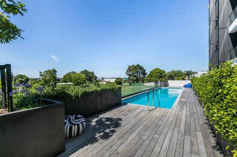 Photo of property in Frank Sargeson Apts, 202/74 Anzac Street, Takapuna, Auckland, 0622