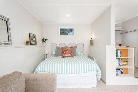 Photo of property in 16 Paneta Street, Paekakariki, 5034