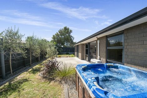 Photo of property in 10 Butterworth Crescent, Papamoa Beach, Papamoa, 3118
