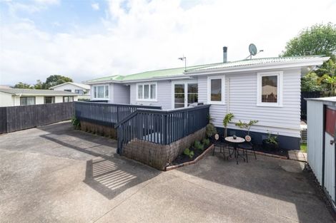 Photo of property in 23a Riserra Drive, Ranui, Auckland, 0612