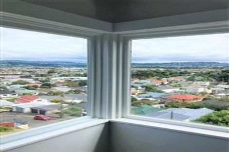 Photo of property in 35 Cavendish Square, Strathmore Park, Wellington, 6022