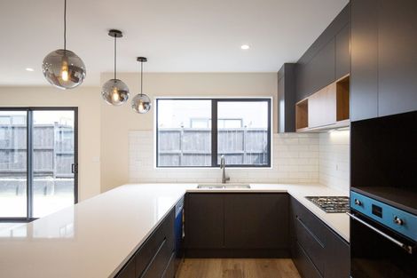 Photo of property in 5 Babos Avenue, Kumeu, 0810