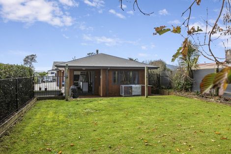 Photo of property in 15a Carthew Street, Okato, 4335