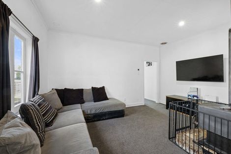 Photo of property in 15 Standish Street, Westown, New Plymouth, 4310