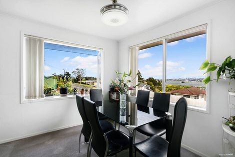 Photo of property in 3 Laurina Road, Sunnynook, Auckland, 0620