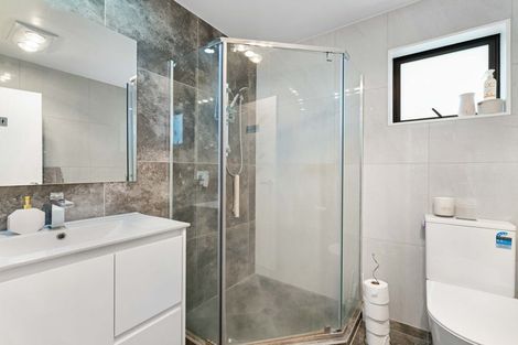 Photo of property in 14b Evans Road, Weymouth, Auckland, 2103