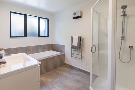 Photo of property in 16 Makora Street, Fendalton, Christchurch, 8041