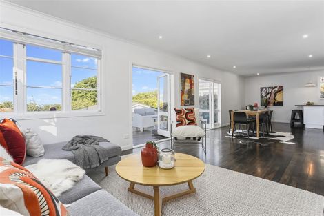 Photo of property in 121 Hinemoa Street, Birkenhead, Auckland, 0626