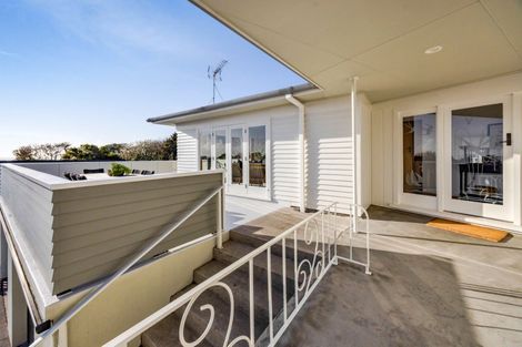 Photo of property in 39 Cameron Street, New Plymouth, 4310