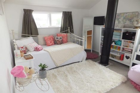 Photo of property in 211 Avonhead Road, Avonhead, Christchurch, 8042