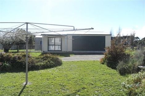 Photo of property in 6 Papaitonga Lake Road, Ohau, Levin, 5570