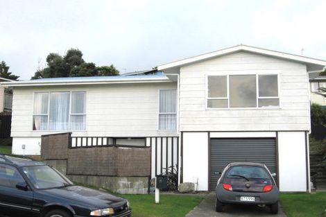 Photo of property in 21 Cheltenham Terrace, Newlands, Wellington, 6037