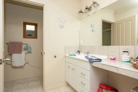 Photo of property in 28 Cowper Side Road, Dannevirke, 4976