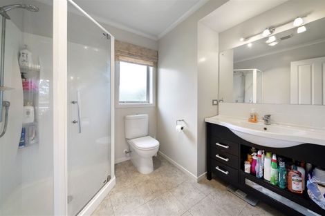 Photo of property in 468 Tararua Road, Levin, 5571