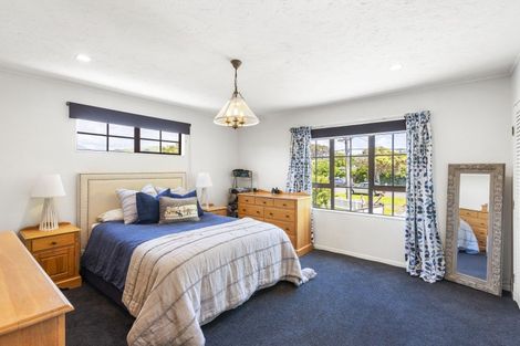 Photo of property in 261 Te Moana Road, Waikanae, 5036