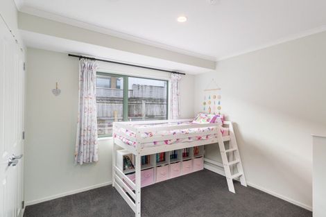 Photo of property in 56 Percy Kinsman Crescent, Riverstone Terraces, Upper Hutt, 5018