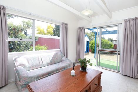 Photo of property in 25 Oakfield Crescent, Pukete, Hamilton, 3200