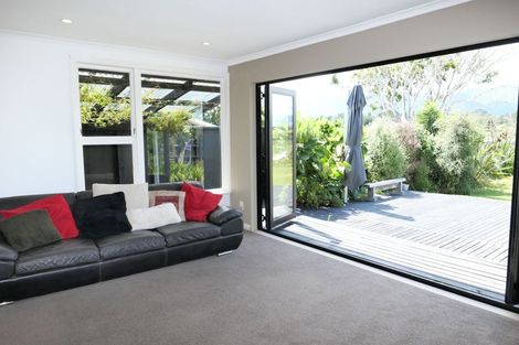 Photo of property in 48 Rutherford Drive, Waikanae Beach, Waikanae, 5036