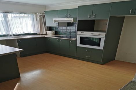 Photo of property in 70 Sturges Road, Henderson, Auckland, 0612