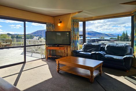 Photo of property in 5 Murray Place, Lake Tekapo, 7999