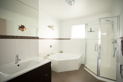 Photo of property in 30 Arawa Lane, Whitianga, 3510