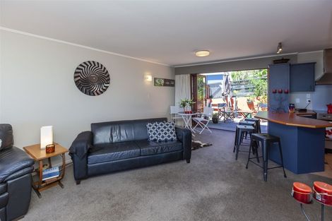 Photo of property in 2/33 Beach Road, Paekakariki, 5034