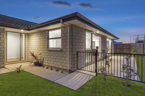 Photo of property in 17 Monaro Place, Papamoa, 3118