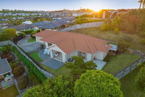 Photo of property in 113 Tauranga Place, Orewa, 0931