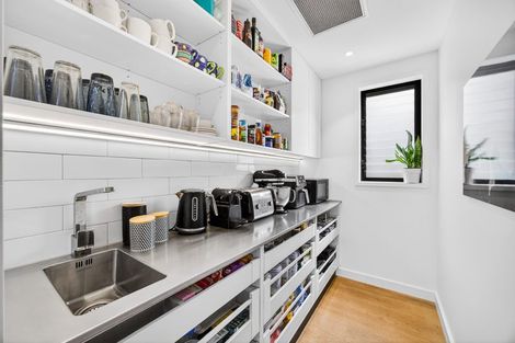 Photo of property in 24 Park Rise, Campbells Bay, Auckland, 0630