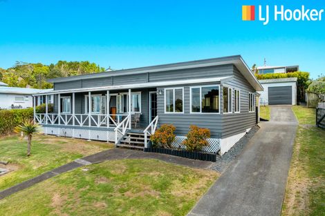 Photo of property in 16 Sea View Road, Leigh, 0985