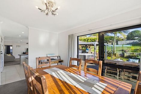 Photo of property in 40 Te Kauri Place, Helensville, 0800