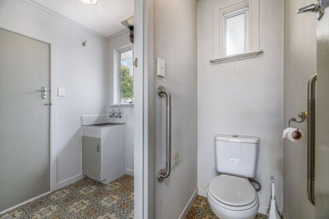 Photo of property in 4 Christina Avenue, Te Atatu South, Auckland, 0602