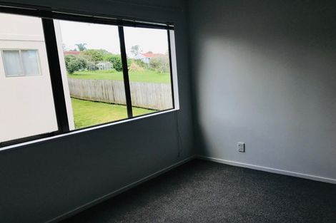 Photo of property in The Haven, 25/120 Beach Haven Road, Beach Haven, Auckland, 0626