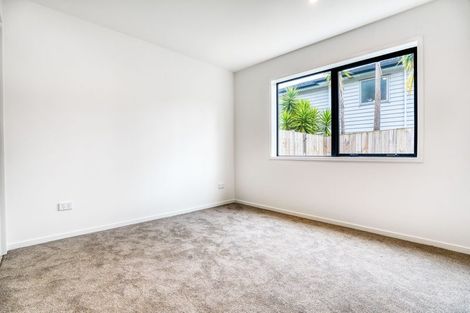 Photo of property in 4/5 Marsh Avenue, Forrest Hill, Auckland, 0620
