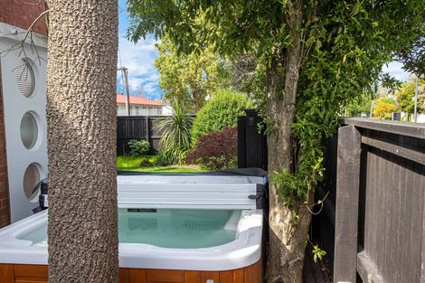 Photo of property in 75 Kahu Road, Fendalton, Christchurch, 8041