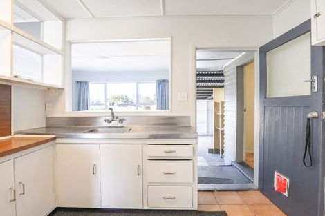 Photo of property in 2 Ngareta Road, Mourea, Rotorua, 3074