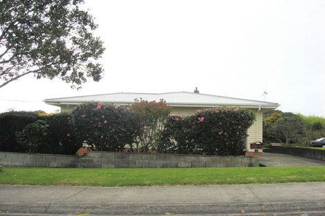 Photo of property in 35 Mcfarlane Street, Oakura, 4314