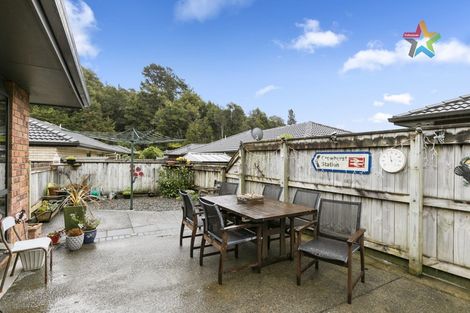 Photo of property in 21 Aragon Grove, Kingsley Heights, Upper Hutt, 5018