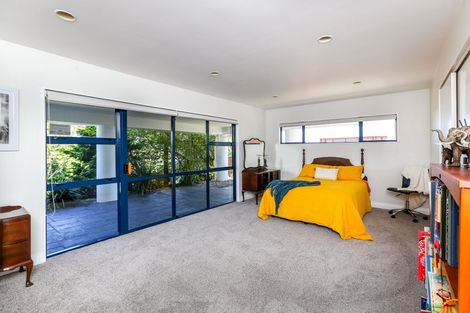 Photo of property in 117 Mangorei Road, Merrilands, New Plymouth, 4312