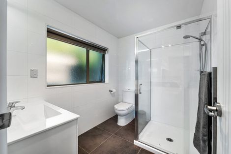 Photo of property in 22 Woodridge Drive, Stanmore Bay, Whangaparaoa, 0932