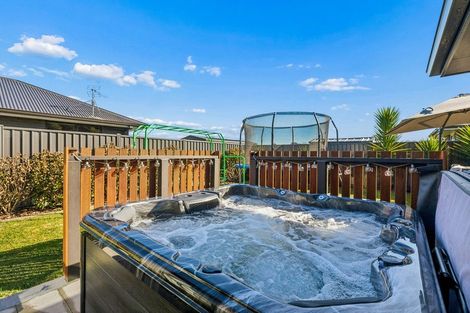 Photo of property in 11 Springwater Lane, Pyes Pa, Tauranga, 3112
